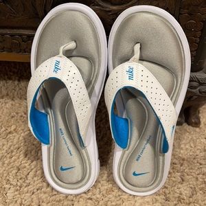 Nike Thong Sandals EUC